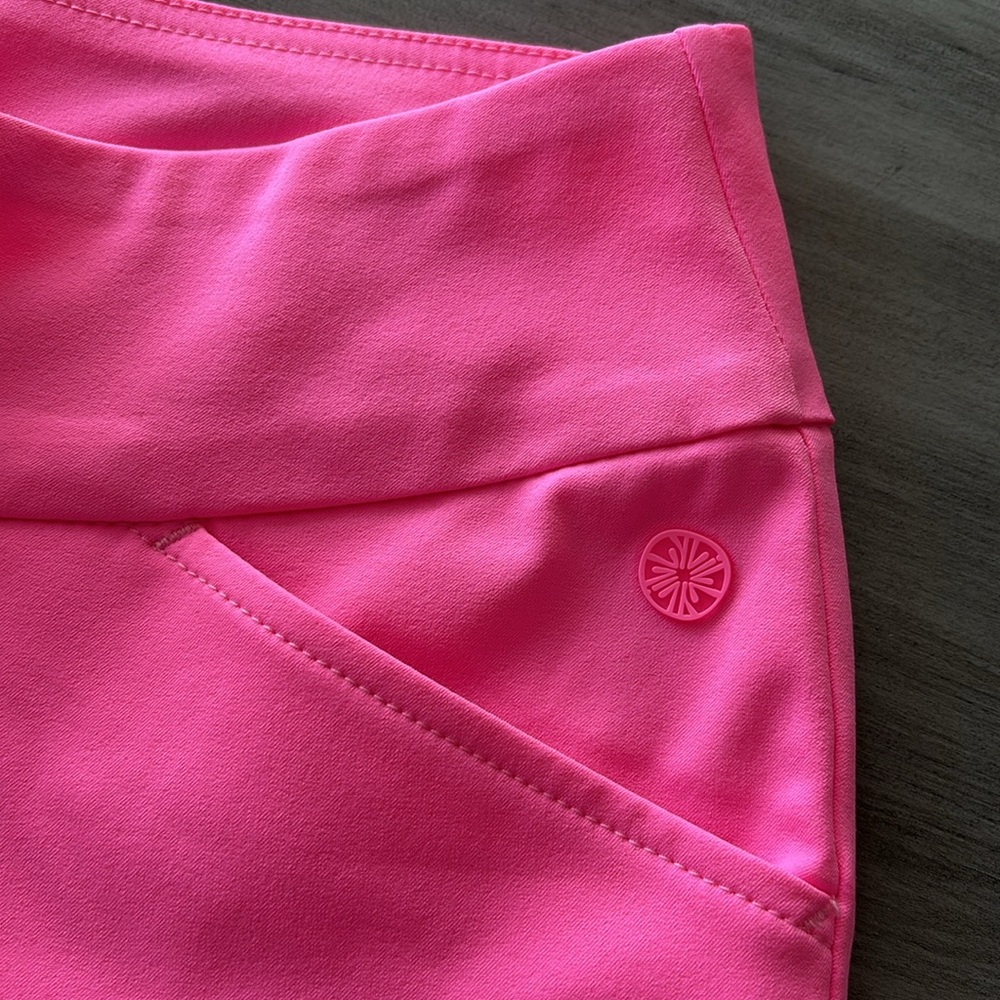 Lily Pulitzer Havana Pink Reid Short UPF50 - Picture 4 of 8